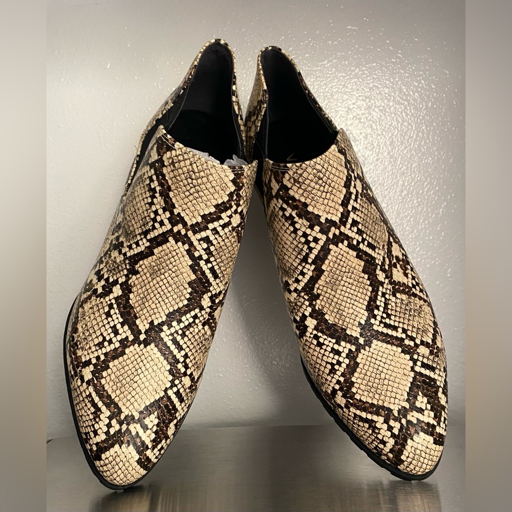 NWT-WOMENS VIONIC SNAKE DESIGN ANKLE BOOTIE 8-1/2 WIDE - Picture 11 of 15
